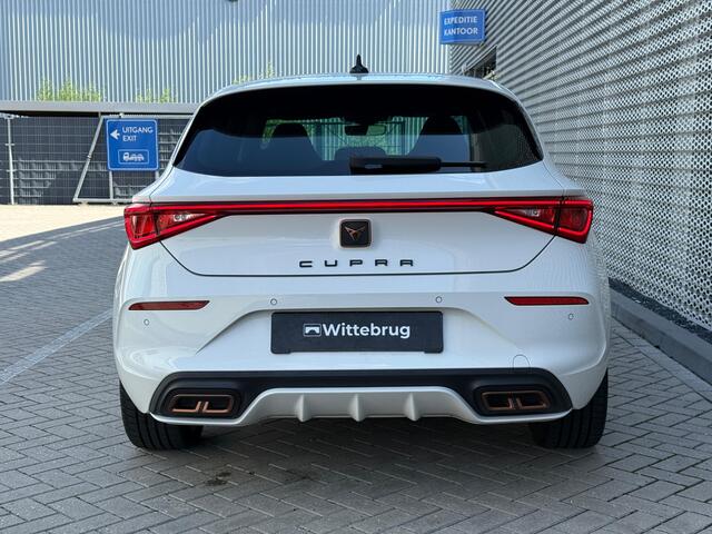 Cupra Leon 1.4 e-Hybrid 204PK Performance / Panoramadak / Kuipstoelen / Digitale Cockpit / Parkeersensoren Achter / Dodehoek Sensor / Stuurverwarming
