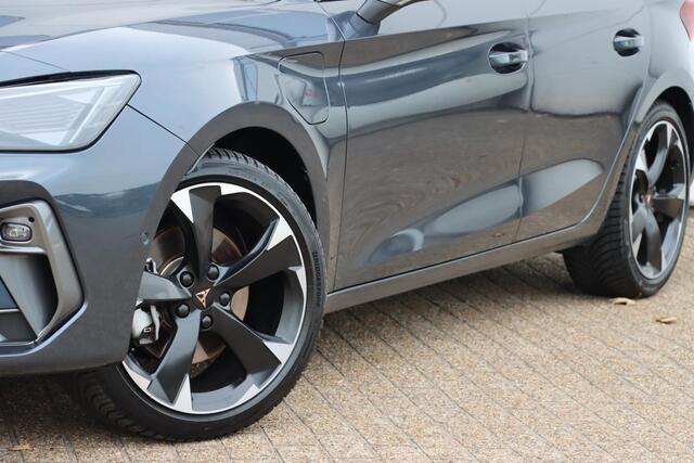 Cupra Leon 1.5 TSI eHybrid Business 204pk DSG6