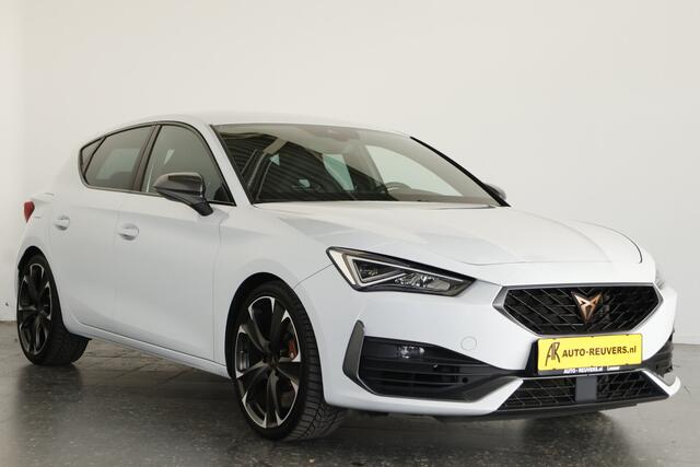 Cupra Leon 2.0 TSI VZ Performance 301PK / LED / Brembo / CarPlay / 19 inch