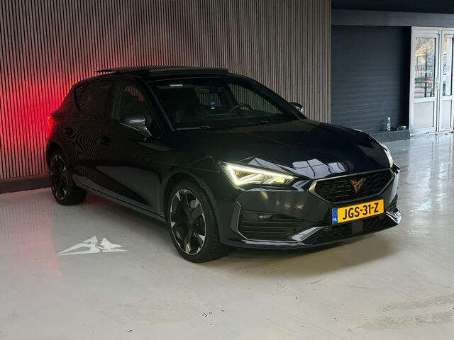 Cupra Leon 1.4 e-Hybrid VZ Copper Edition Pano | Camera | ACC | Ambient Light