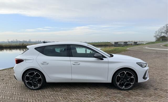 Cupra Leon 1.5 TSI e-Hybrid VZ 272 PK Extreme 200kW Full Hybrid Long Range 19 inch LM