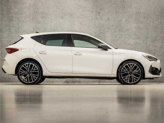 Cupra Leon 1.4 e-Hybrid VZ Sport 245Pk Automaat (APPLE CARPLAY, GROOT NAVI, CAMERA, KUIPSTOELEN, STUUR/STOELVERWARMING, KEYLESS, SFEERVERLICHTING, GETINT GLAS, ADAPTIVE CRUISE, NIEUWSTAAT)