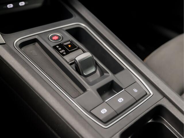 Cupra Leon 1.4 e-Hybrid VZ Sport 245Pk Automaat (APPLE CARPLAY, GROOT NAVI, CAMERA, KUIPSTOELEN, STUUR/STOELVERWARMING, KEYLESS, SFEERVERLICHTING, GETINT GLAS, ADAPTIVE CRUISE, NIEUWSTAAT)