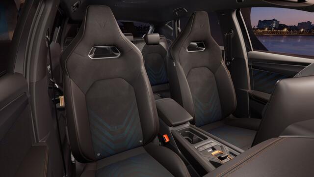 Cupra Leon 1.5 TSI e-Hybrid 204 6DSG Business | Achteruitrijcamera | Digitaal instrumentenpaneel (Virtual Cockpit) | Draadloze Apple CarPlay(TM), Android Auto(TM)