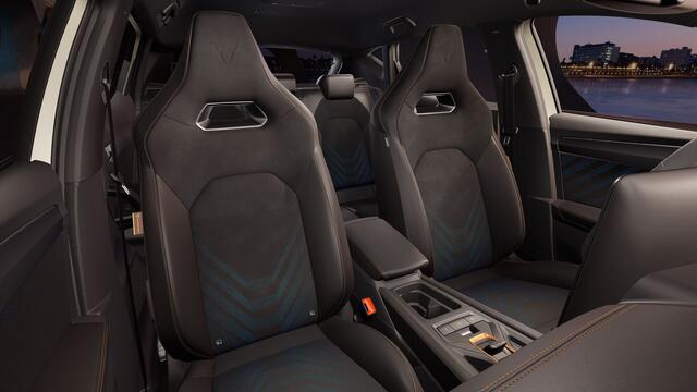 Cupra Leon 1.5 TSI e-Hybrid 272 6DSG VZ Performance | Achteruitrijcamera | Digitaal instrumentenpaneel (Virtual Cockpit) | Draadloze Apple CarPlay(TM), Android Auto(TM)