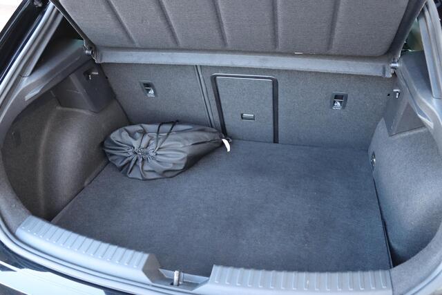 Cupra Leon 1.5 TSI e-Hybrid Business 204pk DSG6