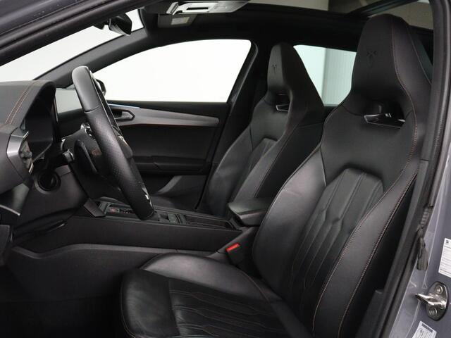 Cupra Leon 1.4 eHybrid | Panoramadak | Stoelverwarming | Leder | Carplay | Adaptive cruise | Camera | Navigatie | Park Assist | Sportstoelen | Full LED | Sfeerverlichting | PHEV | Plug In