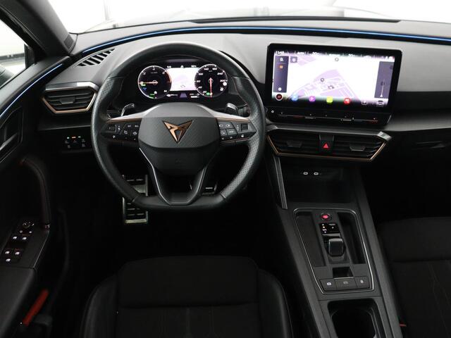 Cupra Leon 1.4 e-Hybrid VZ Business | 245pk | Origineel NL | Trekhaak | Stuurverwarming | Carplay | Adaptive cruise | Sfeerverlichting | Navigatie | Parkeerhulp | Keyless | PHEV | Plug In