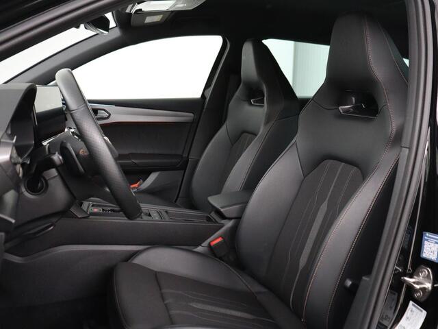 Cupra Leon 1.4 e-Hybrid VZ Business | 245pk | Origineel NL | Trekhaak | Stuurverwarming | Carplay | Adaptive cruise | Sfeerverlichting | Navigatie | Parkeerhulp | Keyless | PHEV | Plug In