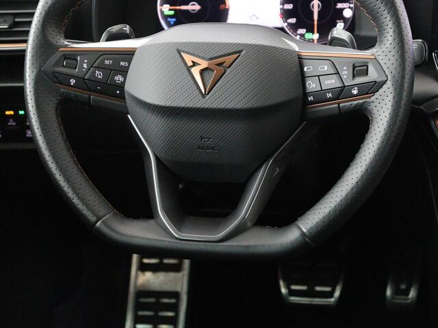 Cupra Leon 1.4 e-Hybrid VZ Business | 245pk | Origineel NL | Trekhaak | Stuurverwarming | Carplay | Adaptive cruise | Sfeerverlichting | Navigatie | Parkeerhulp | Keyless | PHEV | Plug In