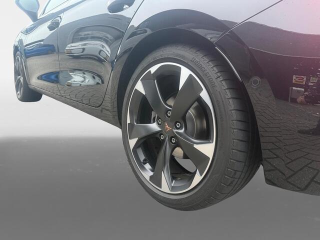 Cupra Leon 1.5 TSI e-Hybrid Business | Automaat | BTW | Camera | Stoel/Stuurverwarming | Adaptief Cruise Control | Dodehoek Detectie | Climate Control | DAB | Navigatie | Full Led | Keyless