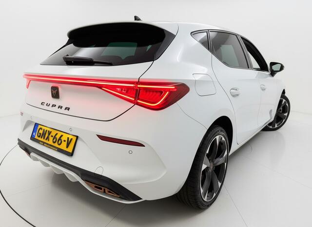 Cupra Leon e-HYBRID 204PK DSG BUSINESS SPORT CARPLAY/KEYLESS/STUURVERW.