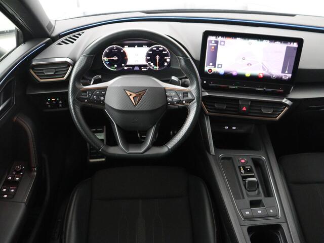 Cupra Leon 1.4 eHybrid VZ | 245pk | Trekhaak | Stoelverwarming | Adaptive cruise | Camera | Carplay | Navigatie | Sfeerverlichting | Keyless | Park Assist | Memory | Sportstoelen | Full LED | PHEV | Plug In