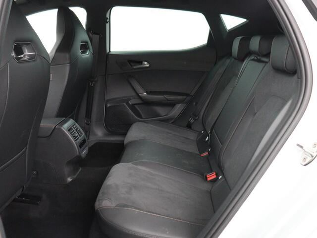 Cupra Leon 1.5 e-Hybrid Business | Stoelverwarming | Adaptive cruise | Camera | Carplay | Memory | Half leder | Navigatie | Keyless | Sportstoelen | Full LED | Sfeerverlichting | PHEV | Plug In