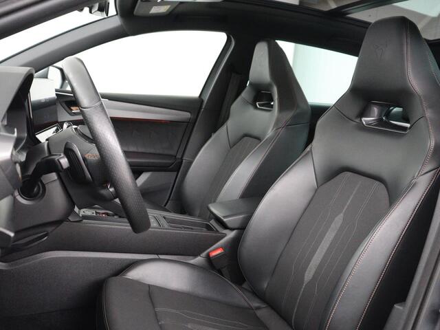 Cupra Leon 1.4 eHybrid VZ Copper Edition | 245pk | Panoramadak | Stoelverwarming | Camera | Adaptive cruise | Sportstoelen | Sfeerverlichting | Carplay | Navigatie | Keyless | Stuurverwarming | PHEV | Plug In