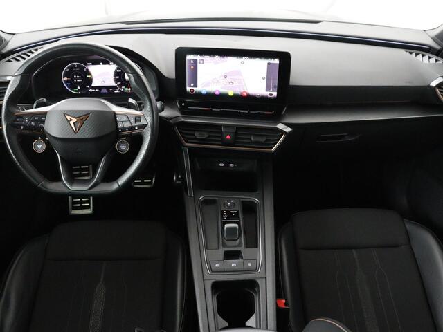 Cupra Leon 1.4 eHybrid VZ Copper Edition | 245pk | Panoramadak | Stoelverwarming | Camera | Adaptive cruise | Sportstoelen | Sfeerverlichting | Carplay | Navigatie | Keyless | Stuurverwarming | PHEV | Plug In