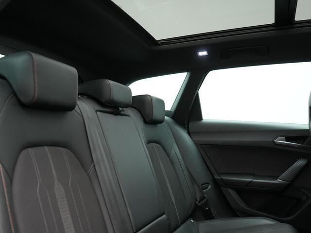 Cupra Leon 1.4 e-Hybrid VZ Copper Edition Plug In Hybrid 245pk Dealer O.H PHEV | Panodak | Adaptive Cruise | Sportstoelen Memory & Verwarmd | Sfeerverlichting | Apple Carplay | Blis | Keyless | Stuur Verwarmd | Navigatie | Virtual | DAB |