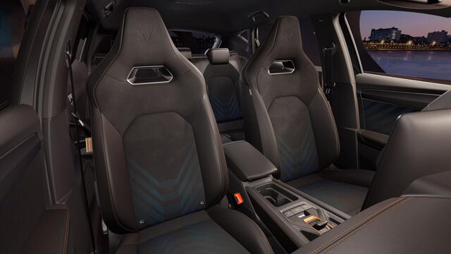 Cupra Leon 1.5 TSI e-Hybrid 272 6DSG VZ Performance | Achteruitrijcamera | Digitaal instrumentenpaneel (Virtual Cockpit) | Draadloze Apple CarPlay(TM), Android Auto(TM)