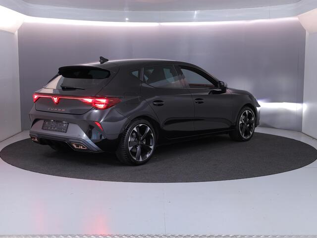 Cupra Leon 1.5 TSI e-Hybrid FR Business 204 pk Automaat (DSG) | Navigatie | Parkeersensoren (Park assist) | Achteruitrijcamera | Elektr. bestuurdersstoel met memory | Stoelverwarming |