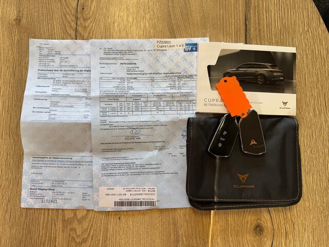 Cupra Leon 1.4 e-Hybrid VZ Business | Apple Carplay | Voorstoelen Verwarmd |