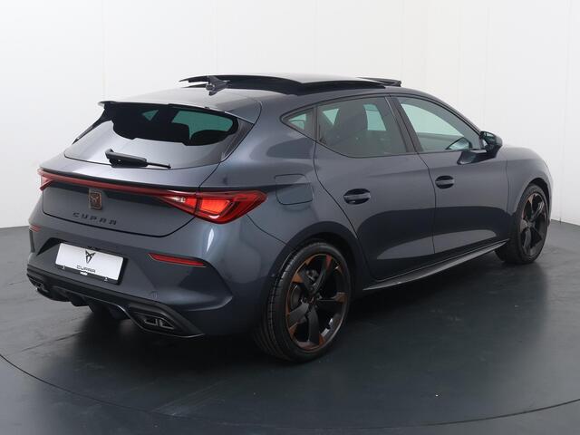 Cupra Leon 1.5 eTSI FR Business Intense | 150 PK | Automaat | Panoramadak | Beats audio | 18" LM velgen |