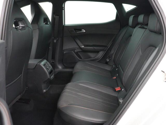 Cupra Leon 1.4 eHybrid | Carplay | Stoelverwarming | Adaptive cruise | Memory | Camera | Sfeerverlichting | Keyless | Sportstoelen | Navigatie | Full LED | Parkeerhulp | PHEV | Plug In