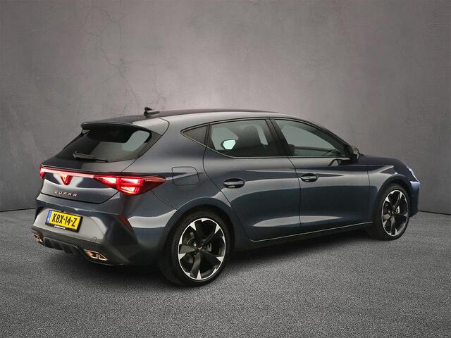 Cupra Leon Business 1.5 TSI eHybrid 204pk DSG Automaat Adaptive cruise control, Navigatie, Achteruitrijcamera, LED koplampen, Parkeersensoren, Stuurwiel verwarmd
