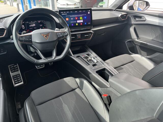 Cupra Leon 1.4 e-Hybrid Performance / AUTOMAAT/ ACC/ DODEHOEK/ PARK.SENSOREN V+A/ CAMERA/ STUUR+STOELVERWARM./ KEYLESS/ DIGITAL DASH/ RIJ-MODI/ DAB/ NAVI/ CLIMA/ LED/ 18'' LMV