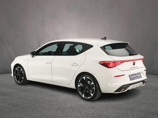 Cupra Leon Business 1.4 TSI eHybrid 204pk DSG Automaat Cruise control, Navigatie, Parkeersensor achter, LED koplampen, Stoelverwarming, App connect, Stuurwiel verwarmd