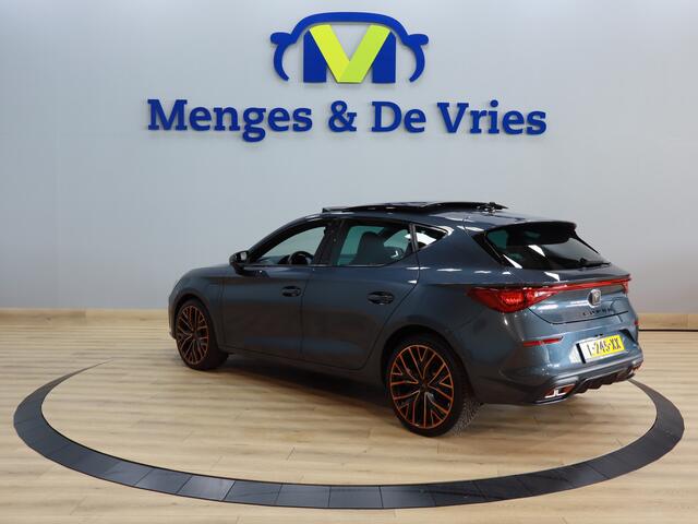 Cupra Leon 1.4 e-Hybrid VZ Copper Edition Airco ECC | Panorama | Memory | NAP | Stoel/Stuurwielverwarming | Sfeer | Apple Carplay