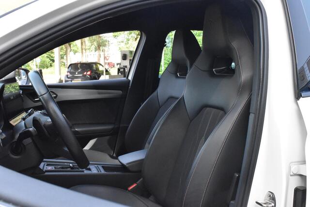 Cupra Leon 1.4 e-Hybrid VZ Business Automaat | Navigatie | Stuurverwarming | 12 mnd BOVAG Garantie | Whatsapp 06-53188999