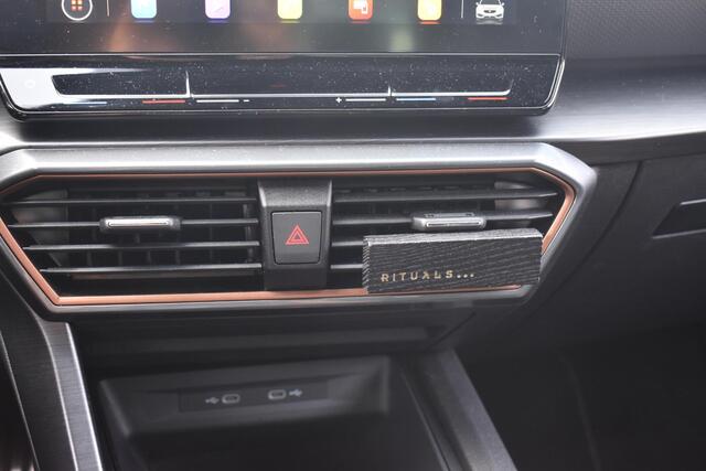 Cupra Leon 1.4 e-Hybrid VZ Business Automaat | Navigatie | Stuurverwarming | 12 mnd BOVAG Garantie | Whatsapp 06-53188999