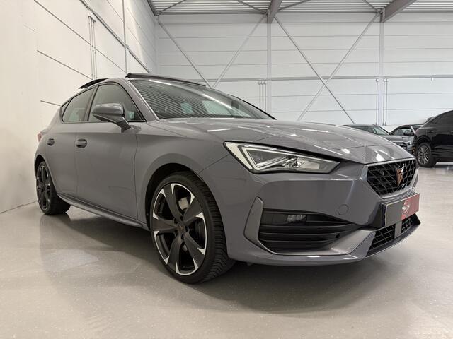 Cupra Leon 1.4 e-Hybrid VZ Copper Edition 25.893KM/PANO/SFEER/LED/ACC/ADAPTIVE-ONDERSTEL/CARPLAY/KEYLESS/KUIPSTOELEN/19"/PRIVACY/GRAPHENGRAU/ABSOLUTE NIEUWSTAAT