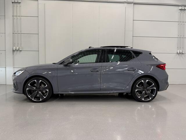 Cupra Leon 1.4 e-Hybrid VZ Copper Edition 25.893KM/PANO/SFEER/LED/ACC/ADAPTIVE-ONDERSTEL/CARPLAY/KEYLESS/KUIPSTOELEN/19"/PRIVACY/GRAPHENGRAU/ABSOLUTE NIEUWSTAAT