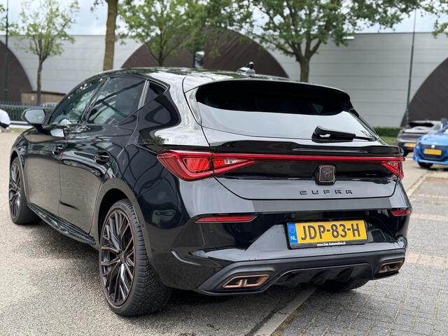 Cupra Leon 1.4 e-Hybrid VZ 245PK PLUG-IN HYBRIDE | 19 INCH | SPORT-KUIPSTOELEN | WINTERPAKKET | KEYLESS | FULL LED MATRIX | RIJASSISTENT-PAKKET XL | RIJKLAAR | 12 MND BOVAG GARANTIE