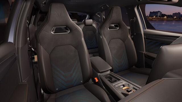 Cupra Leon 1.5 TSI e-Hybrid 272 6DSG VZ Performance | Achteruitrijcamera | Digitaal instrumentenpaneel (Virtual Cockpit) | Draadloze Apple CarPlay(TM), Android Auto(TM)