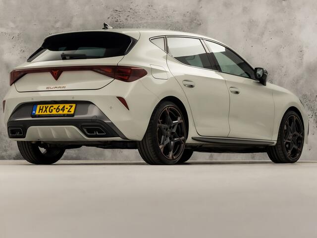 Cupra Leon 1.5 TSI Sport 150Pk Automaat (APPLE CARPLAY, GROOT NAVI, KUIPSTOELEN, SENNHEISER AUDIO, CAMERA, STUUR/STOELVERWARMING, GETINT GLAS, NIEUWSTAAT)