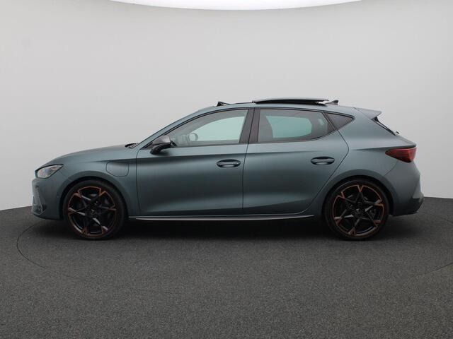 Cupra Leon 1.5 TSI e-Hybrid VZ Extreme 272 PK Panorama Dak, Memorystoel, Sennheiser, Matrix Led, Navigatie Groot Scherm, 19" Polar Copper, Keyless, Dodehoek Detectie