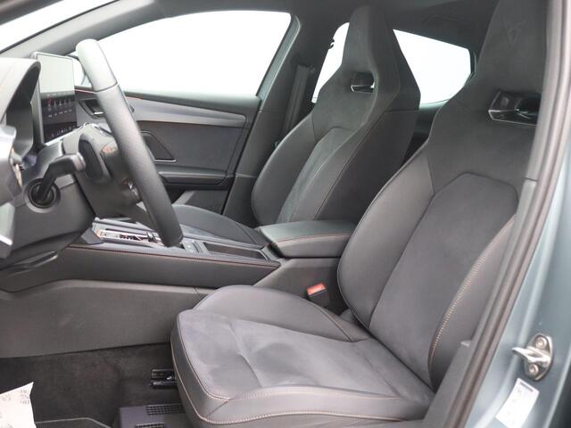 Cupra Leon 1.5 TSI e-Hybrid VZ Extreme 272 PK Panorama Dak, Memorystoel, Sennheiser, Matrix Led, Navigatie Groot Scherm, 19" Polar Copper, Keyless, Dodehoek Detectie