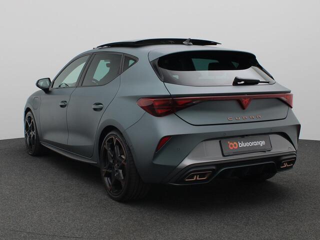 Cupra Leon 1.5 TSI e-Hybrid VZ Extreme 272 PK Panorama Dak, Memorystoel, Sennheiser, Matrix Led, Navigatie Groot Scherm, 19" Polar Copper, Keyless, Dodehoek Detectie