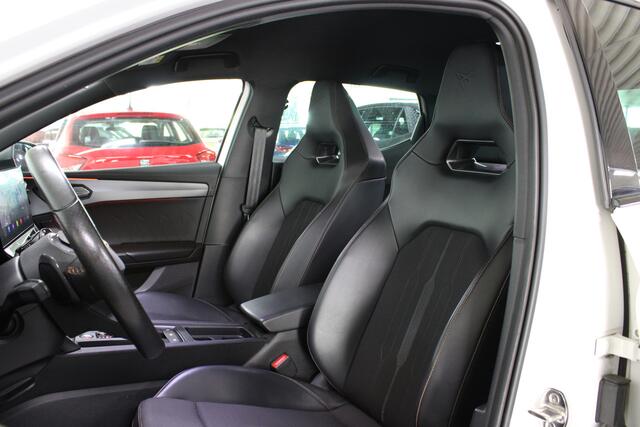 Cupra Leon 1.4 e-Hybrid VZ Business / Stoel + Stuurverwarming / Keyless / Adaptive cruise control /