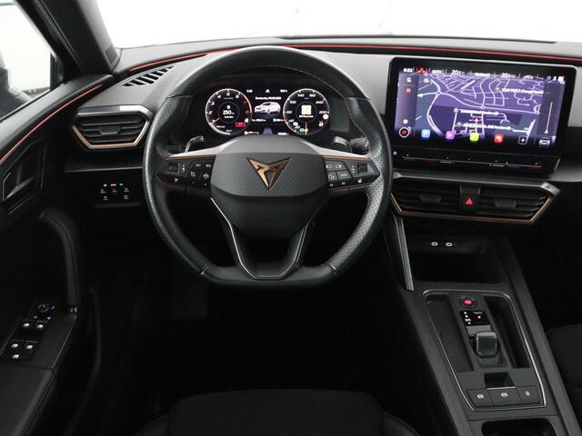 Cupra Leon 1.5 eTSI Business Edition | Half leder | Stuur/stoel verwarming | Adaptive cruise | Lane assist | Carplay | Sfeerverlichting | Virtueel dashboard | Park assist | Climate control