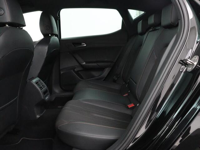 Cupra Leon 1.5 eTSI Business Edition | Half leder | Stuur/stoel verwarming | Adaptive cruise | Lane assist | Carplay | Sfeerverlichting | Virtueel dashboard | Park assist | Climate control