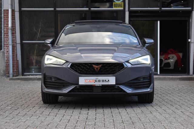 Cupra Leon 1.4 e-Hybrid VZ Copper Edition 245PK Pano Memory Camera Lane Acc