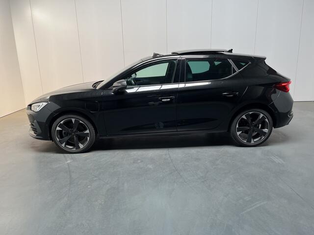 Cupra Leon 1.4 e-Hybrid Performance / AUTOMAAT/ PANO/ ACC/ PARK.SENSOREN V+A/ CAMERA/ STUURVERWARMING/ KEYLESS/ DIGITAL DASH/ RIJ-MODI/ NAVI/ DAB/ LED