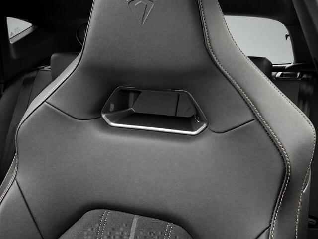 Cupra Leon 1.4e-Hybrid 180kW/245PK VZ · Panoramadak · Navigatie · Camera + Parkeersensoren