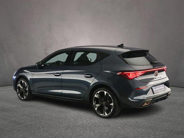 Cupra Leon Business 1.4 TSI eHybrid 204pk DSG Automaat Adaptive cruise control, Achteruitrijcamera, Navigatie, Stoelverwarming, LED koplampen, Stuurwiel verwarmd
