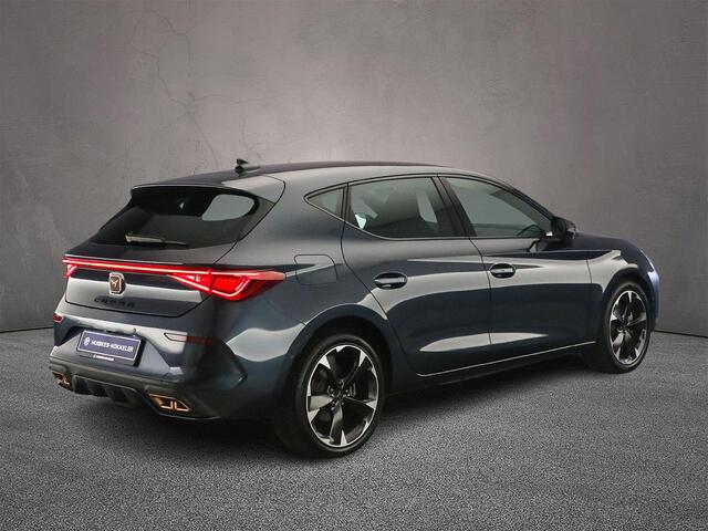 Cupra Leon Business 1.4 TSI eHybrid 204pk DSG Automaat Adaptive cruise control, Achteruitrijcamera, Navigatie, Stoelverwarming, LED koplampen, Stuurwiel verwarmd
