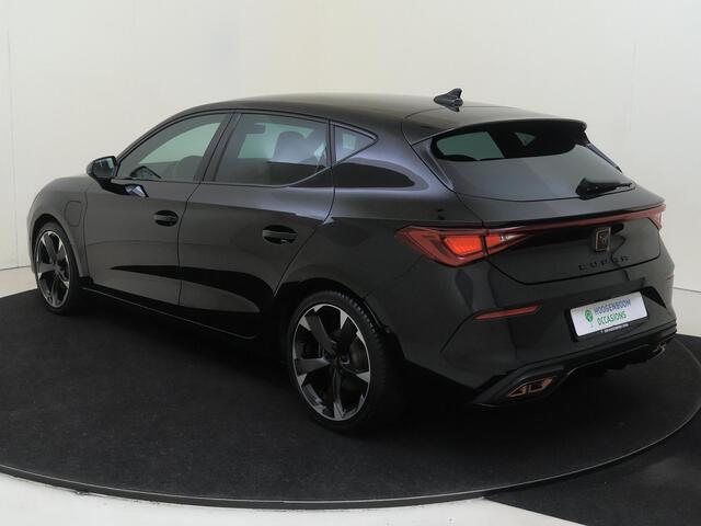Cupra Leon 1.4 e-Hybrid Business | Achteruitrijcamera | Adaptieve demping | Keyless | Adaptieve cruise control | Lane assist | Stuurwielverwarming | 3-zone airco | Sfeerverlichting |