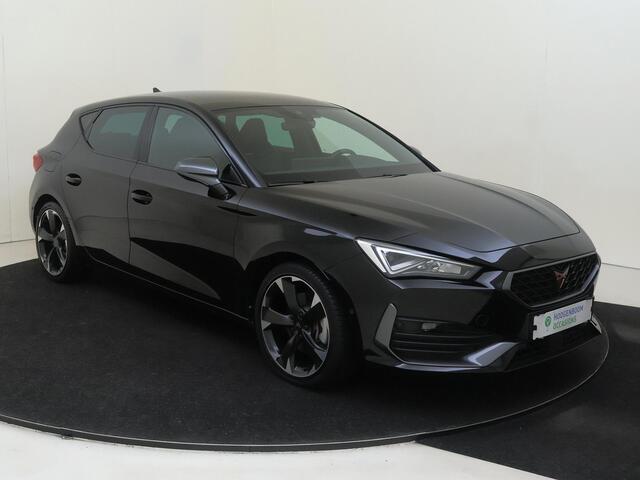 Cupra Leon 1.4 e-Hybrid Business | Achteruitrijcamera | Adaptieve demping | Keyless | Adaptieve cruise control | Lane assist | Stuurwielverwarming | 3-zone airco | Sfeerverlichting |